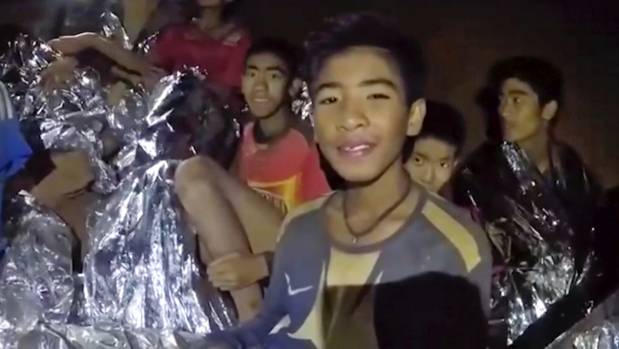 Fotbalisté v thajské jeskyni